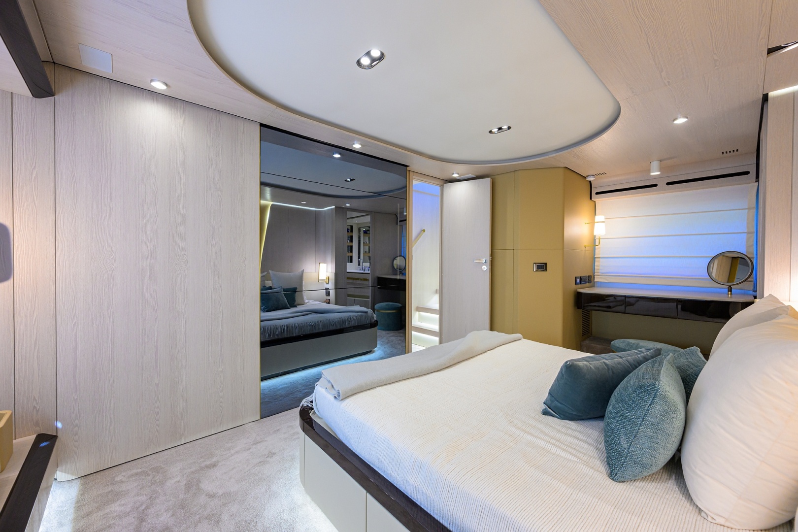 Azimut-Fly 78 2024-DT78 Aventura-Florida-United States-Azimut 78  DT78  Master Stateroom-6001900 | Thumbnail