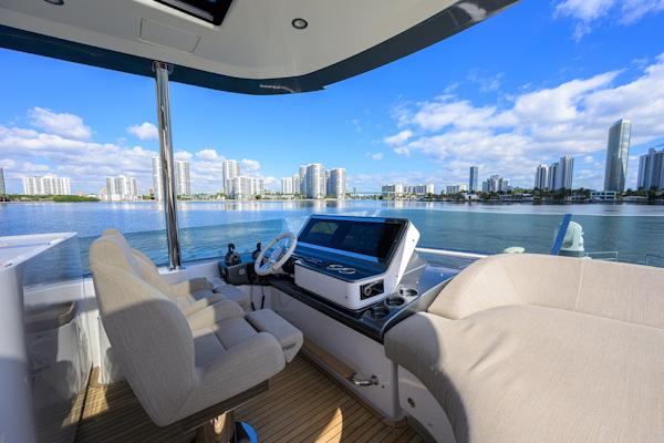 Azimut-Fly 78 2024-DT78 Aventura-Florida-United States-Azimut 78  DT78  Flybridge Helm-6001874