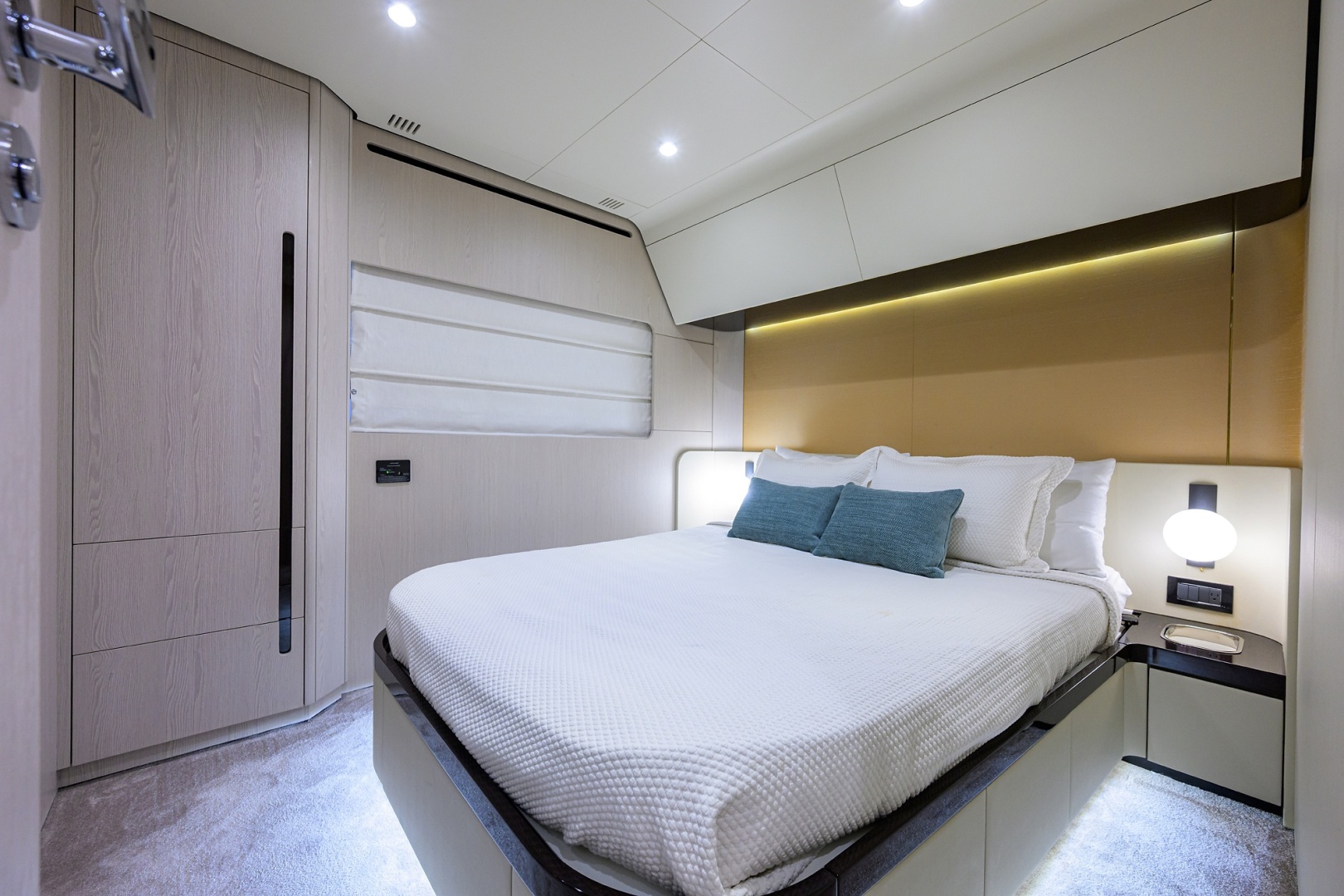 Azimut-Fly 78 2024-DT78 Aventura-Florida-United States-Azimut 78  DT78  Guest Stateroom-6001960 | Thumbnail