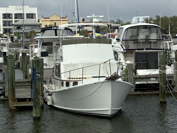 Duffy-35 Flybridge 1989-Kreweboat Bay St. Louis-Mississippi-United States-1989 Duffy 35 Flybridge  Bow-6009681