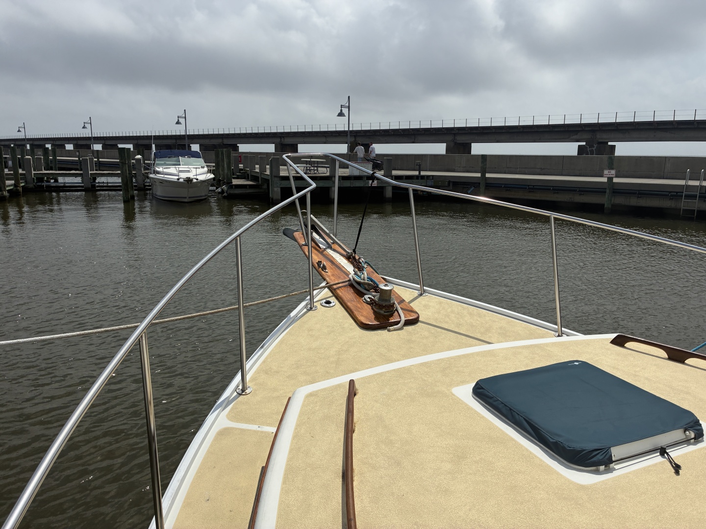Duffy-35 Flybridge 1989-Kreweboat Bay St. Louis-Mississippi-United States-1989 Duffy 35 Flybridge  Foredeck-6009638 | Thumbnail