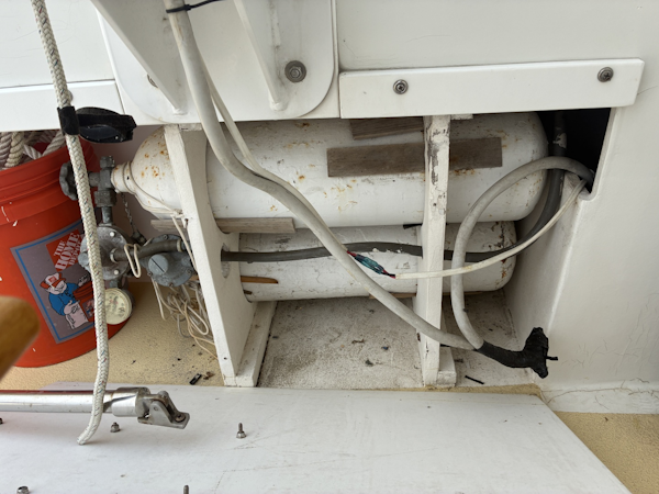 Duffy-35 Flybridge 1989-Kreweboat Bay St. Louis-Mississippi-United States-1989 Duffy 35 Flybridge  CNG Tanks-6009587