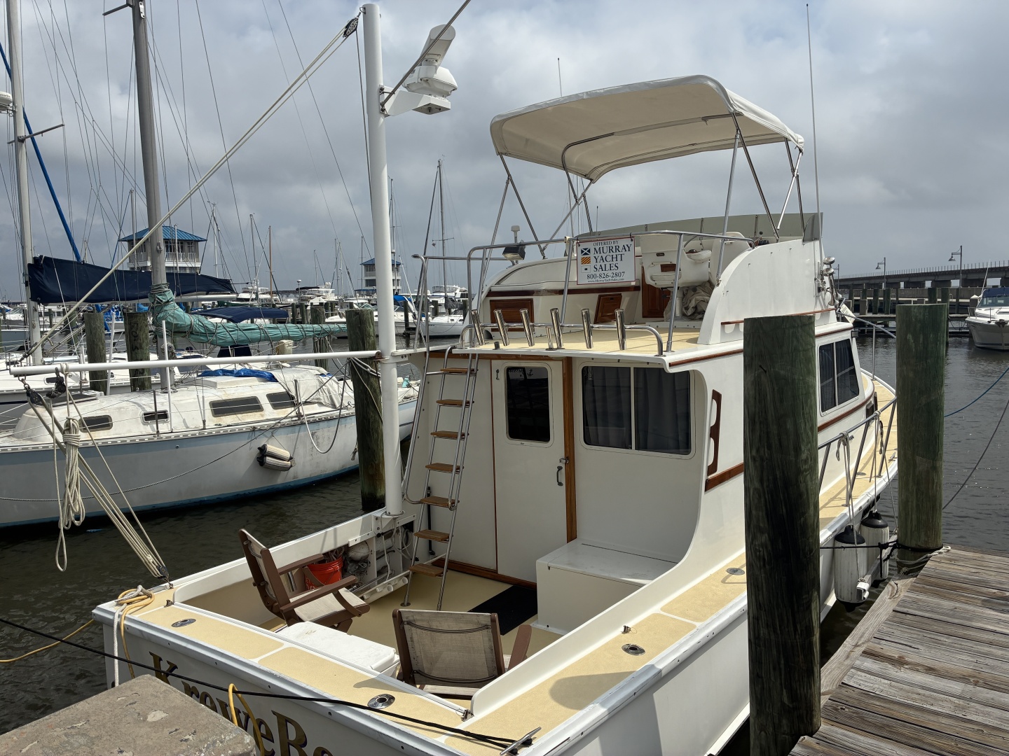 Duffy-35 Flybridge 1989-Kreweboat Bay St. Louis-Mississippi-United States-1989 Duffy 35 Flybridge  Starboard transom-6009658 | Thumbnail