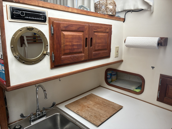 Duffy-35 Flybridge 1989-Kreweboat Bay St. Louis-Mississippi-United States-1989 Duffy 35 Flybridge  Galley-6009579