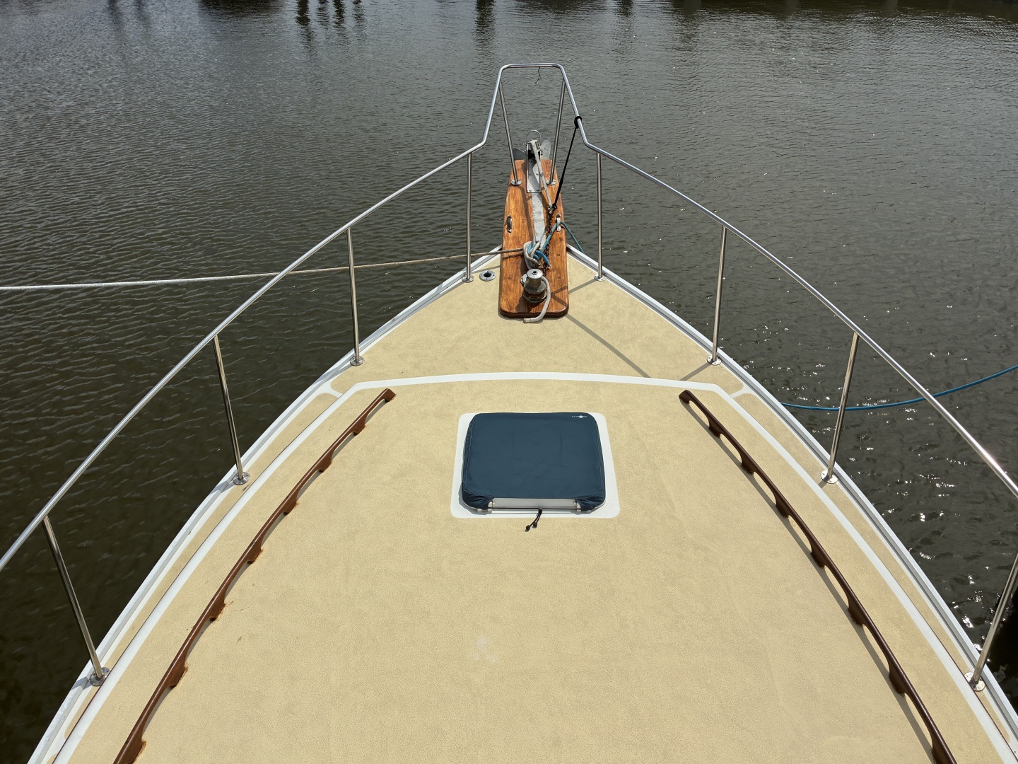 Duffy-35 Flybridge 1989-Kreweboat Bay St. Louis-Mississippi-United States-1989 Duffy 35 Flybridge  Foredeck-6009607 | Thumbnail