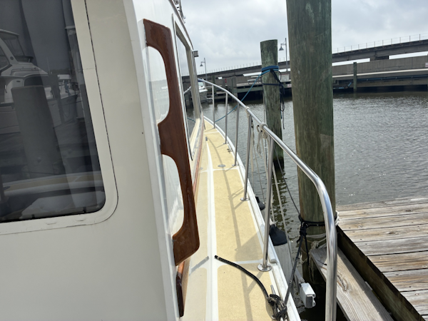 Duffy-35 Flybridge 1989-Kreweboat Bay St. Louis-Mississippi-United States-1989 Duffy 35 Flybridge  Starboard side-6009589