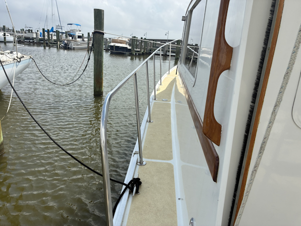 Duffy-35 Flybridge 1989-Kreweboat Bay St. Louis-Mississippi-United States-1989 Duffy 35 Flybridge  Port Side DE-6009588