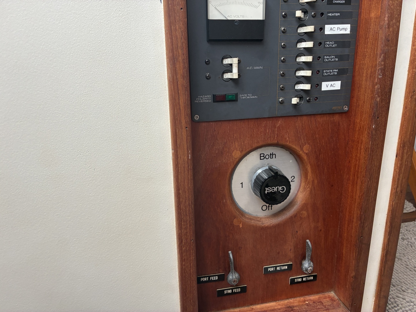 Duffy-35 Flybridge 1989-Kreweboat Bay St. Louis-Mississippi-United States-1989 Duffy 35 Flybridge  Battery Switch-6009571 | Thumbnail