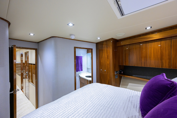 Viking-80 Skybridge 2023-MERCEDES Cabo San Lucas-Mexico-Viking 80 MERCEDES  Forward Guest Stateroom-6008692