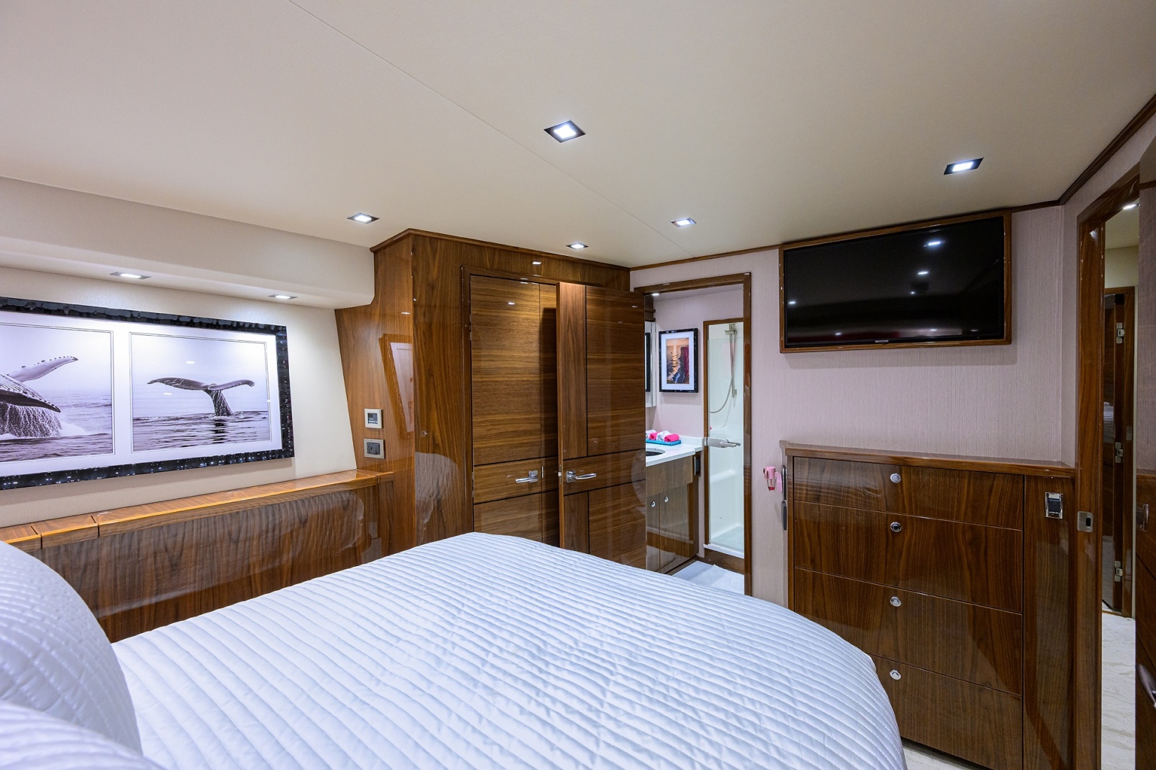 Viking-80 Skybridge 2023-MERCEDES Cabo San Lucas-Mexico-Viking 80 MERCEDES  Port Guest Stateroom-6008702 | Thumbnail