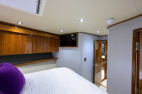 Viking-80 Skybridge 2023-MERCEDES Cabo San Lucas-Mexico-Viking 80 MERCEDES  Forward Guest Stateroom-6008691