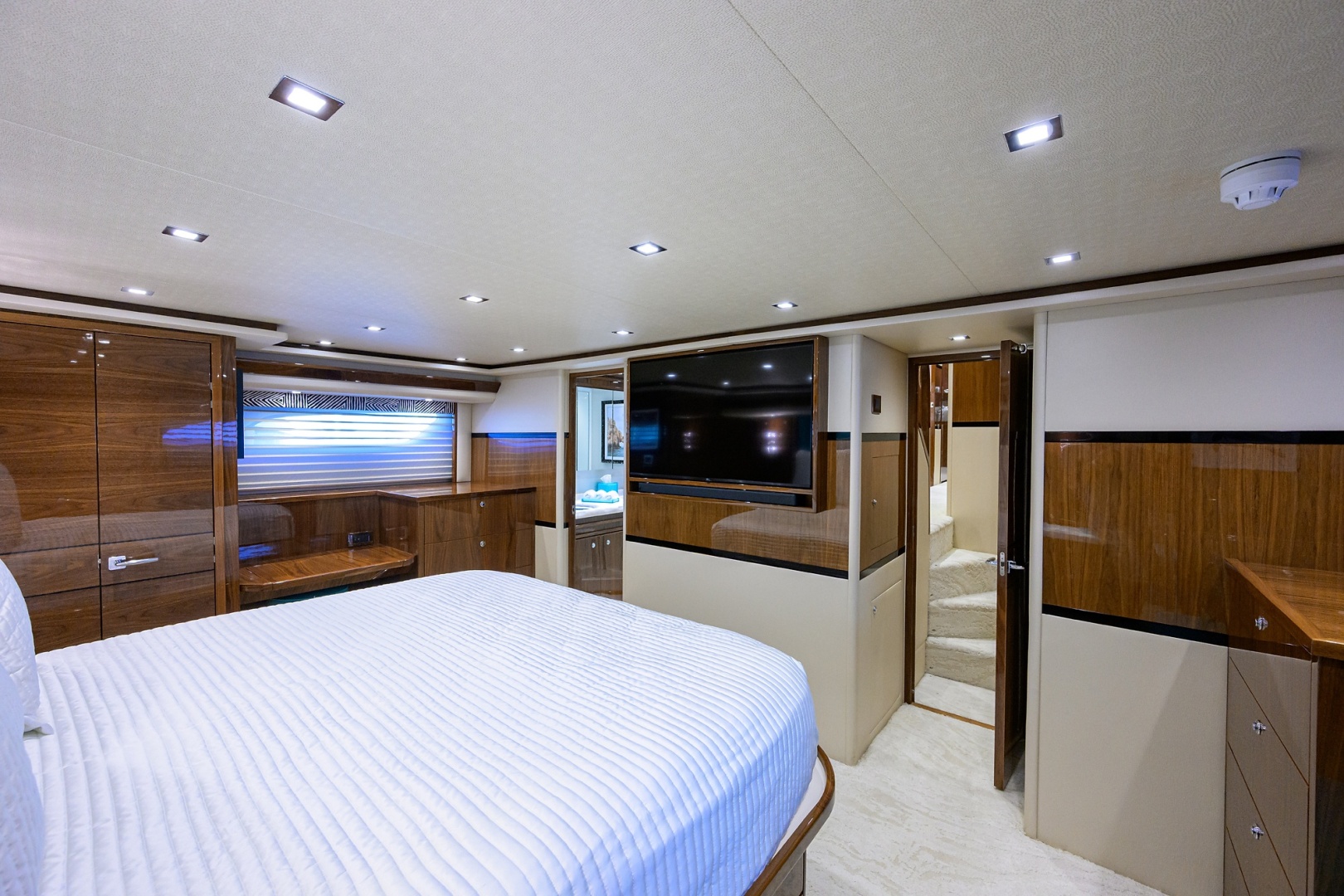 Viking-80 Skybridge 2023-MERCEDES Cabo San Lucas-Mexico-Viking 80 MERCEDES  Master Stateroom-6008687 | Thumbnail