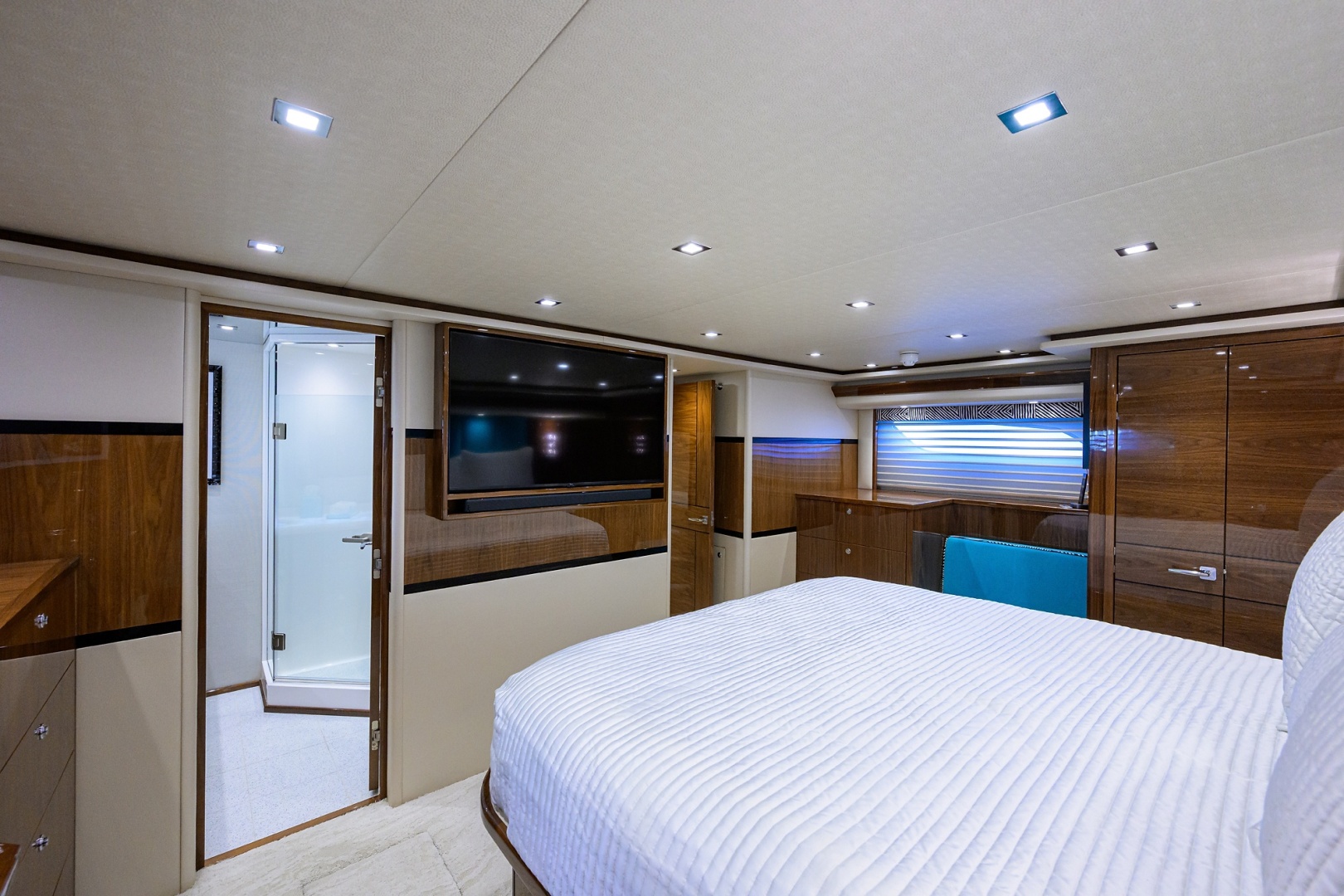 Viking-80 Skybridge 2023-MERCEDES Cabo San Lucas-Mexico-Viking 80 MERCEDES  Master Stateroom-6008688 | Thumbnail
