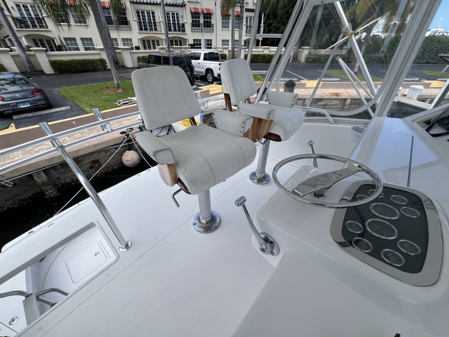 Viking-52 Convertible 2003-LET IT RAIN Bridgeport-Connecticut-United States-Viking 52 LET IT RAIN  Helm-6046062 | Thumbnail