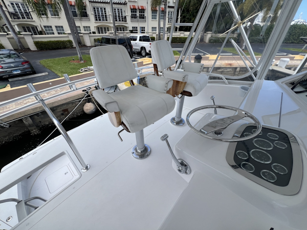 Viking-52 Convertible 2003-LET IT RAIN Bridgeport-Connecticut-United States-Viking 52 LET IT RAIN  Helm-6046062