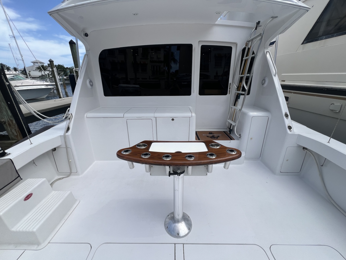 Viking-52 Convertible 2003-LET IT RAIN Bridgeport-Connecticut-United States-Viking 52 LET IT RAIN  Cockpit-6047505 | Thumbnail