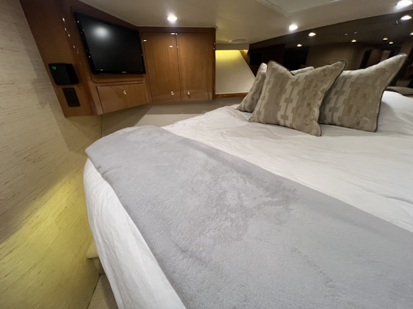 Viking-52 Convertible 2003-LET IT RAIN Bridgeport-Connecticut-United States-Viking 52 LET IT RAIN  VIP Stateroom-6047470