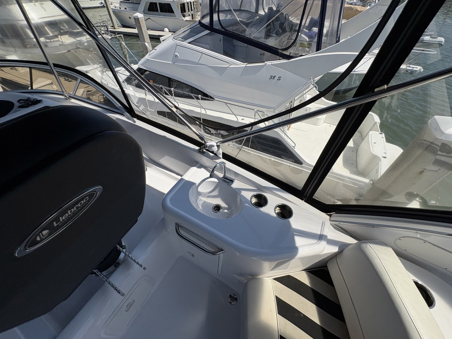 Meridian-411 Sedan 2005-Solitude Hilton Head-South Carolina-United States-6013068 | Thumbnail