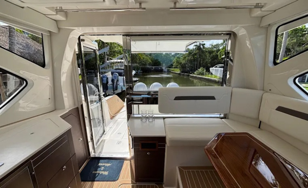 Pursuit 2024 -Miami-Florida-United States-6022634