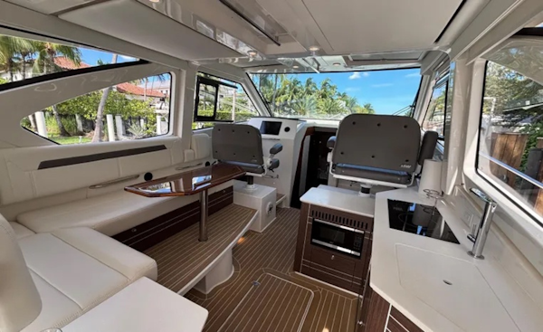 Pursuit 2024 -Miami-Florida-United States-6022630