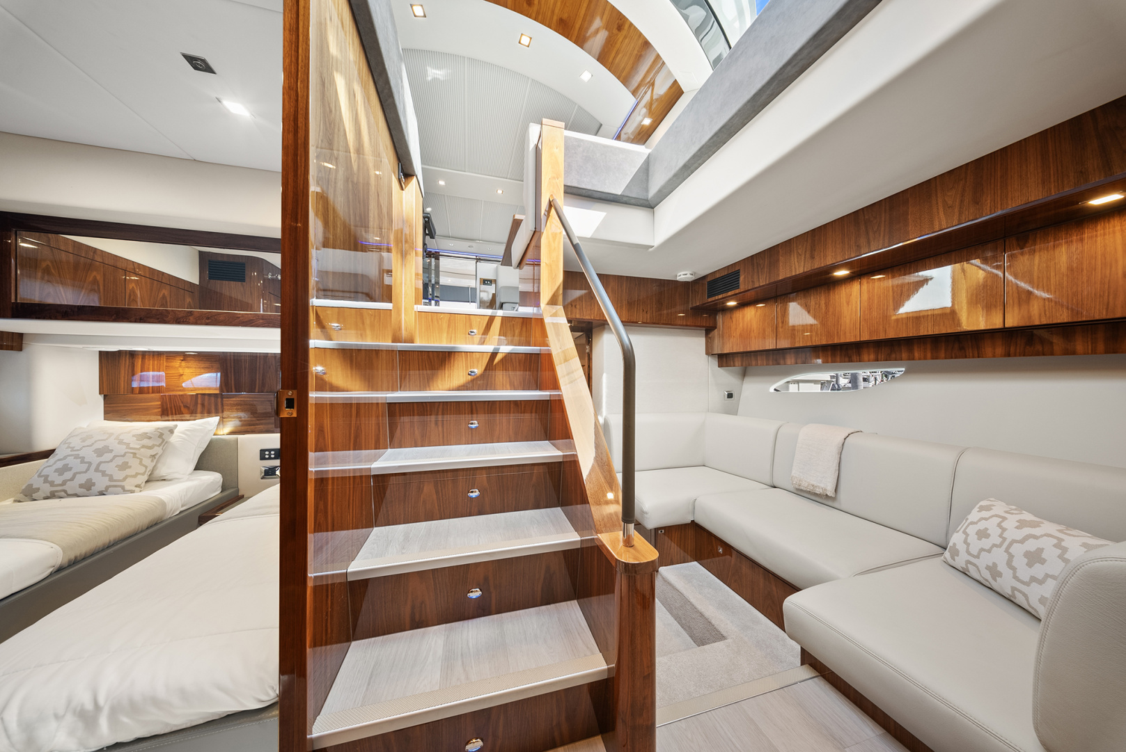 Riviera-6000 SPORT YACHT 2024 -Miami-Florida-United States-6024309 | Thumbnail