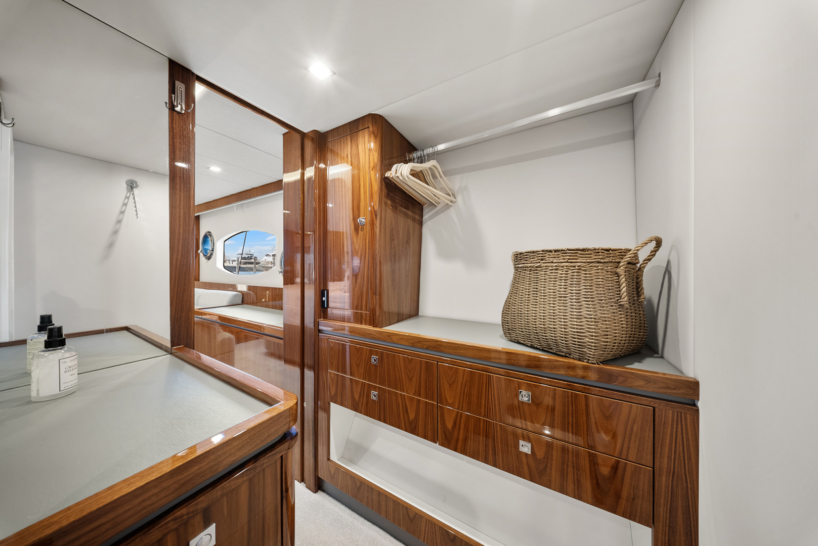 Riviera-6000 SPORT YACHT 2024 -Miami-Florida-United States-6024328 | Thumbnail