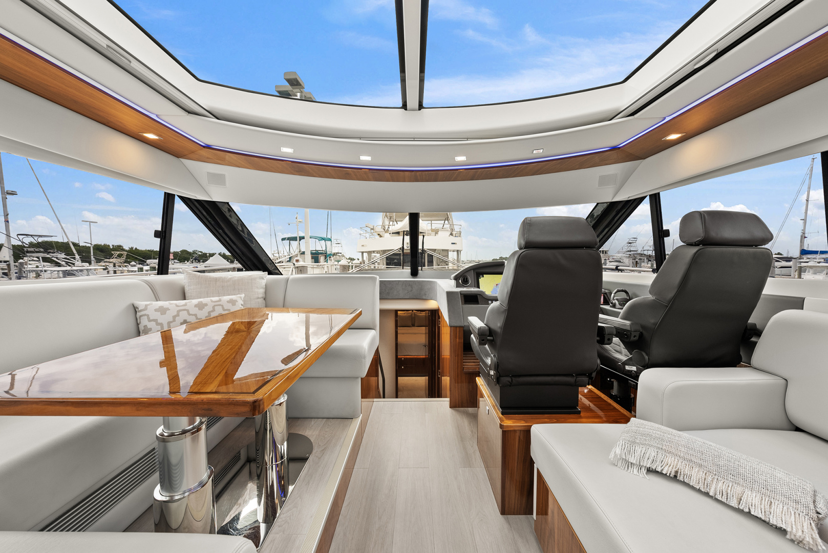 Riviera-6000 SPORT YACHT 2024 -Miami-Florida-United States-6024297 | Thumbnail