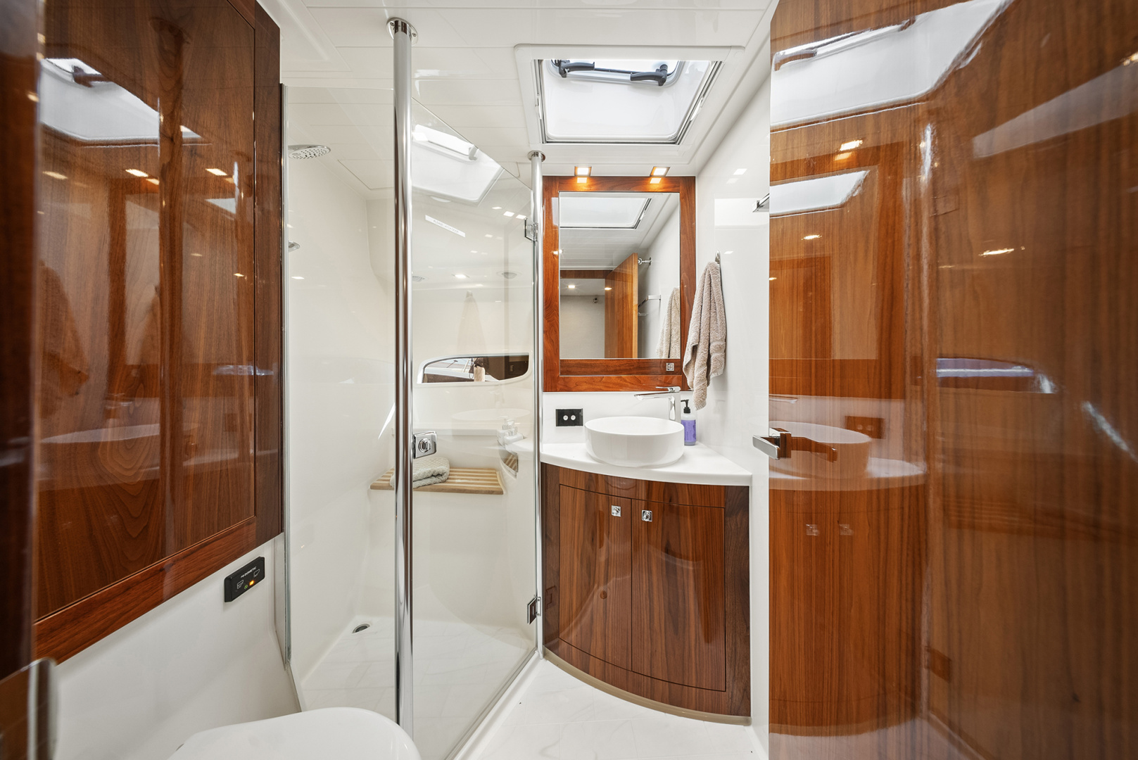 Riviera-6000 SPORT YACHT 2024 -Miami-Florida-United States-6024301 | Thumbnail