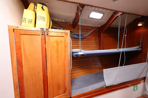 Custom 1998-Silver Bullet New Bern-North Carolina-United States-Pipe berths forward-6071611