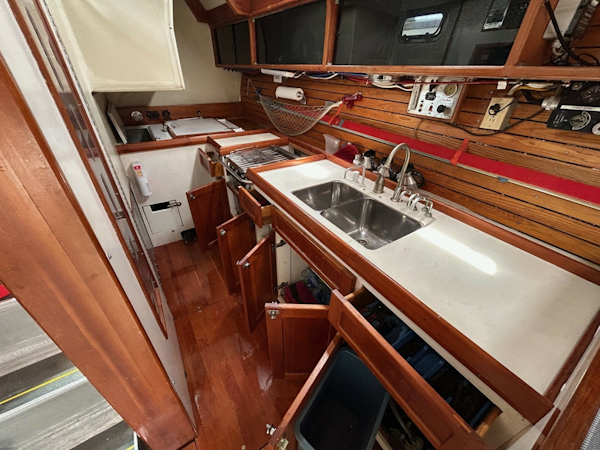 Custom 1998-Silver Bullet New Bern-North Carolina-United States-Galley storage-6071985