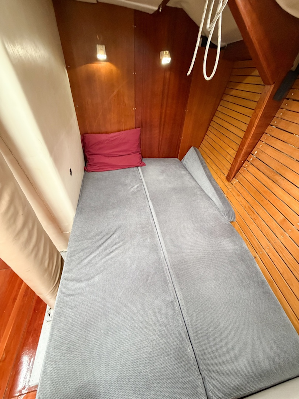 Custom 1998-Silver Bullet New Bern-North Carolina-United States-Forward cabin double berth-6071613