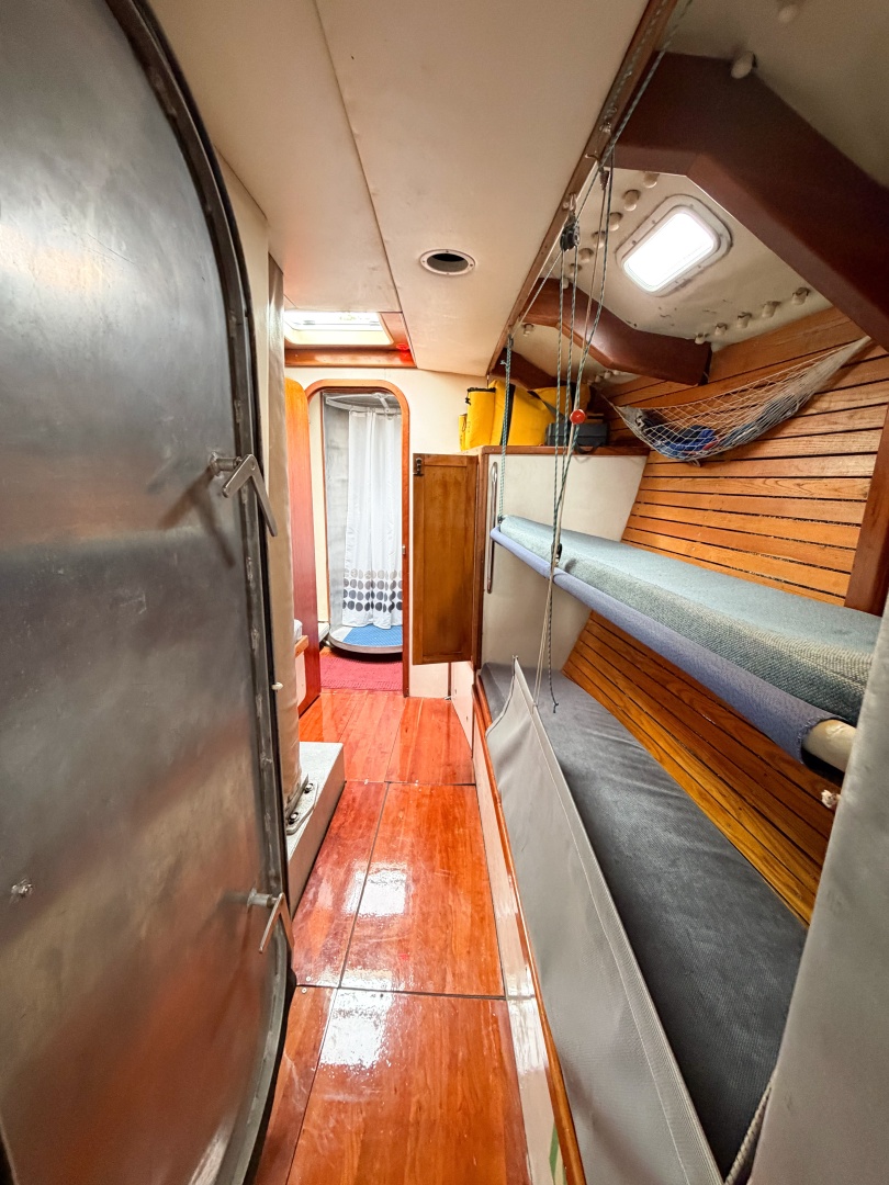 Custom 1998-Silver Bullet New Bern-North Carolina-United States-Watertight door -6071626 | Thumbnail