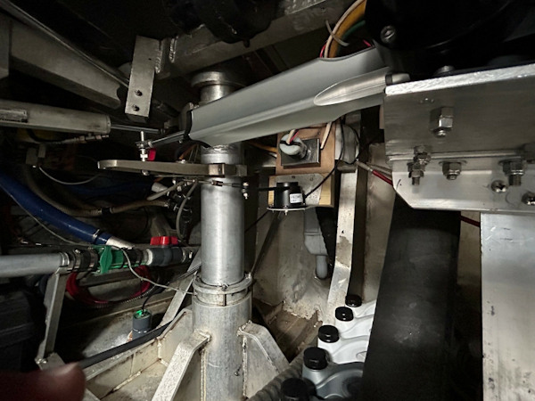 Custom 1998-Silver Bullet New Bern-North Carolina-United States-Rudder & autopilot ram-6071995