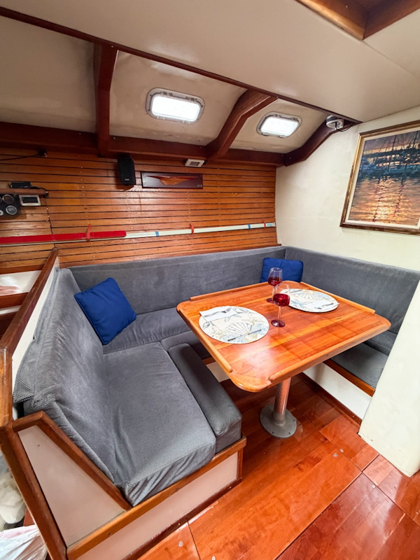Custom 1998-Silver Bullet New Bern-North Carolina-United States-Salon dining table-6071620