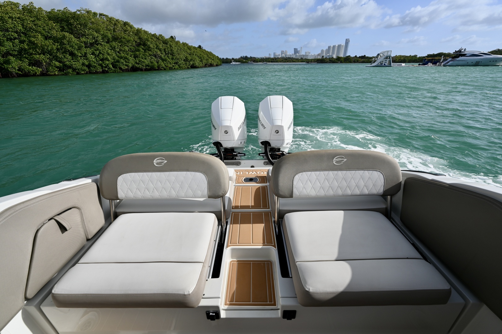 Crownline-Eclipse E 305 XS 2020 -North Miami-Florida-United States-Aft Cockpit Seating and Engines-6024939 | Thumbnail