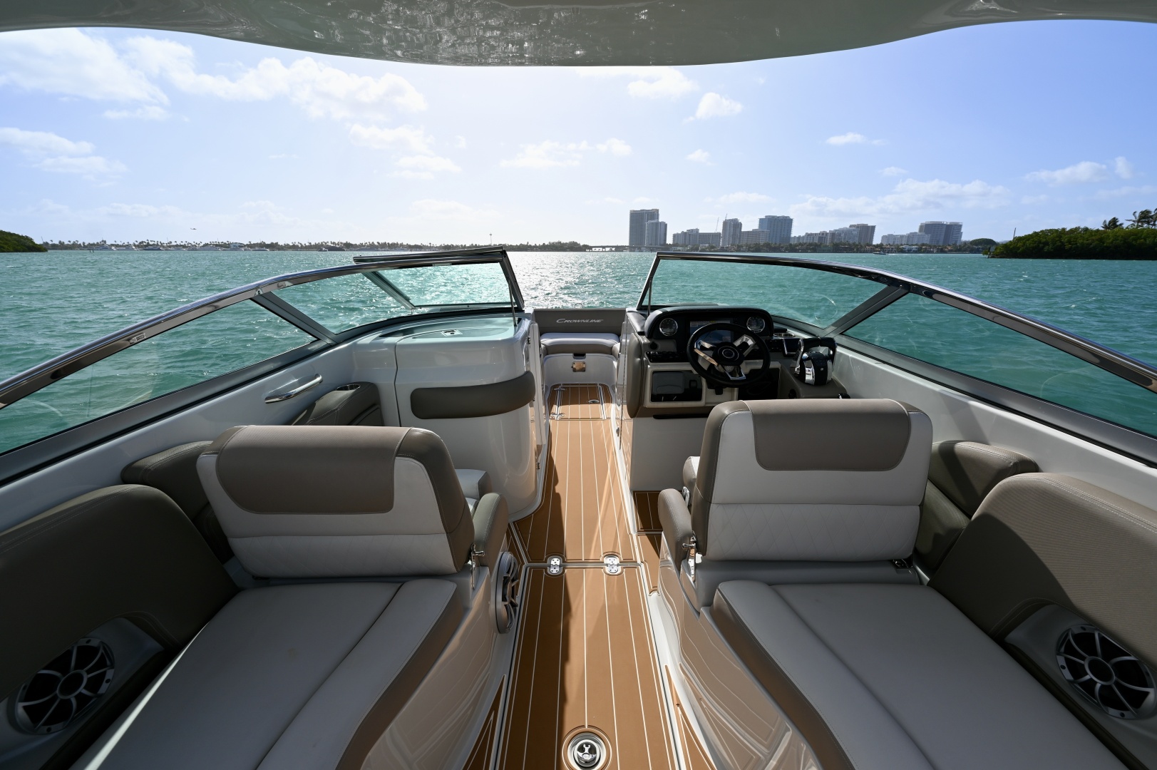 Crownline-Eclipse E 305 XS 2020 -North Miami-Florida-United States-Wide Cockpit Looking Forward-6024941 | Thumbnail