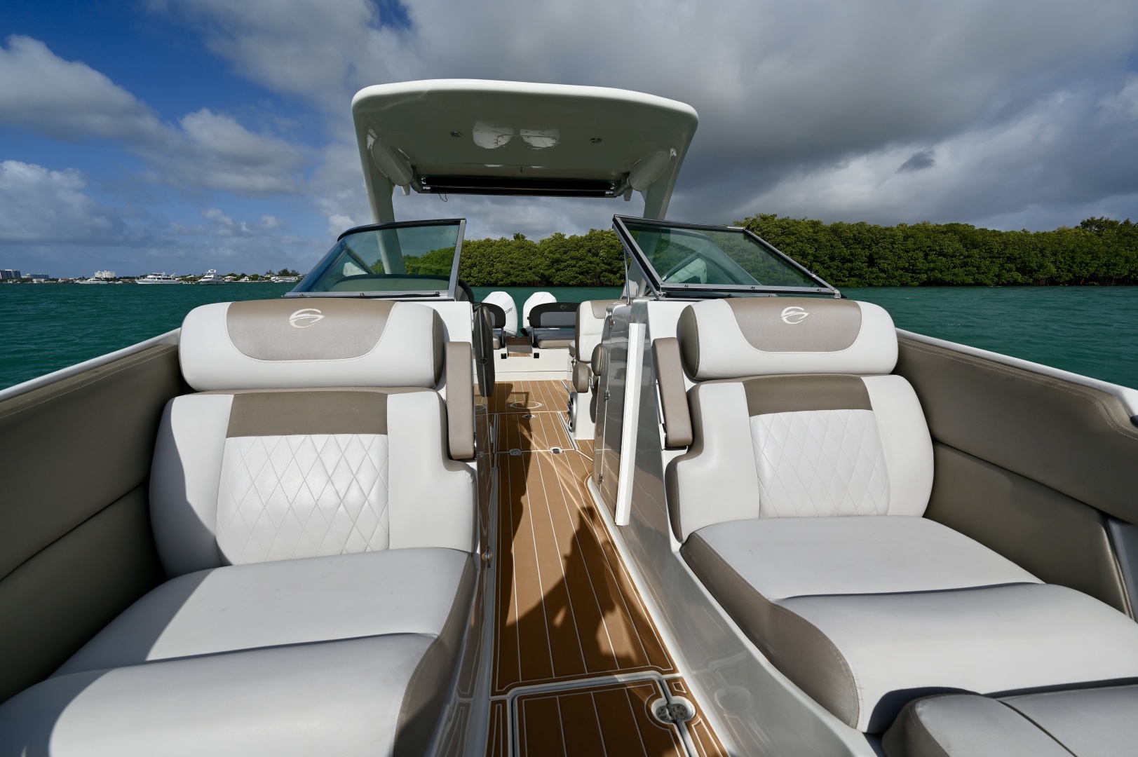 Crownline-Eclipse E 305 XS 2020 -North Miami-Florida-United States-Cockpit Seating Looking Aft-6024950 | Thumbnail