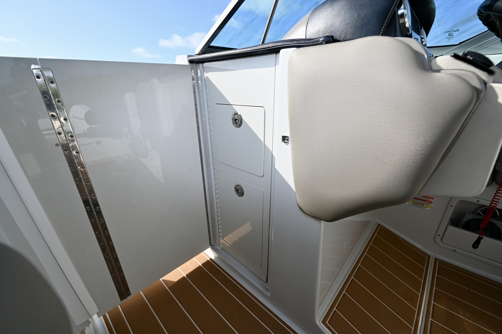 Crownline-Eclipse E 305 XS 2020 -North Miami-Florida-United States-Engine Compartment Access-6024952 | Thumbnail