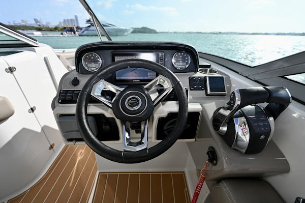 Crownline-Eclipse E 305 XS 2020 -North Miami-Florida-United States-Helm Dashboard Close-Up-6024943