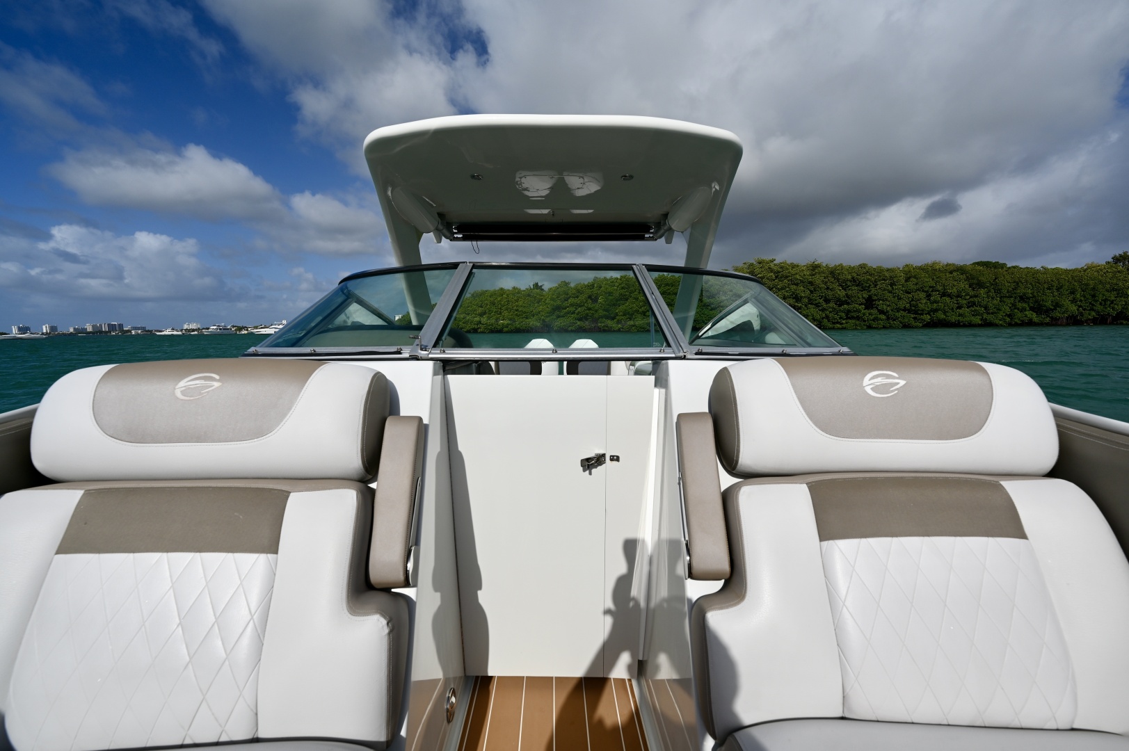 Crownline-Eclipse E 305 XS 2020 -North Miami-Florida-United States-Hardtop and Windshield Forward View-6024951 | Thumbnail