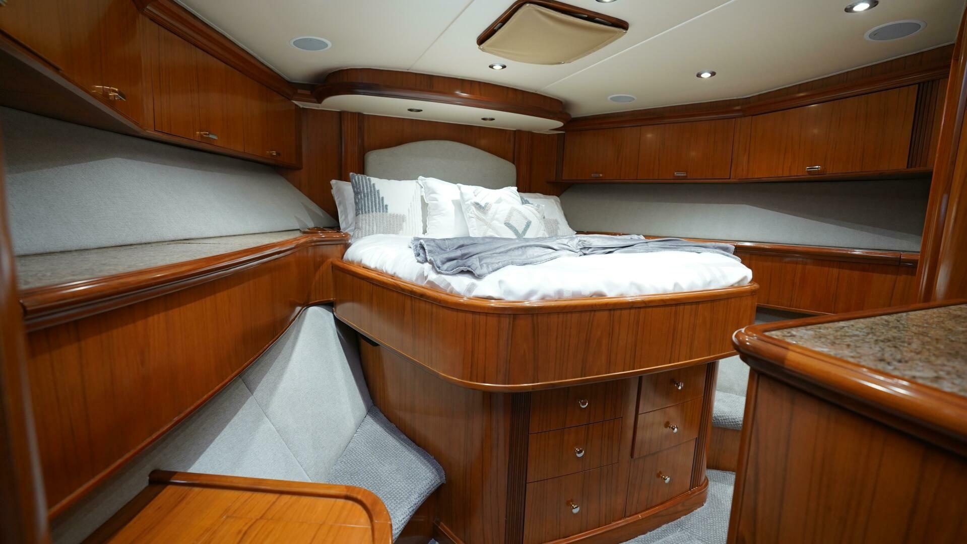 Sea Force IX-Enclosed Flybridge 2005-REEL DEAL  Miami Beach-Florida-United States-6028697 | Thumbnail