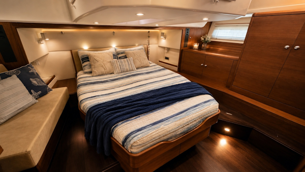 Wauquiez-Pilot Saloon 55 2011 -Newport-Rhode Island-United States-6847742