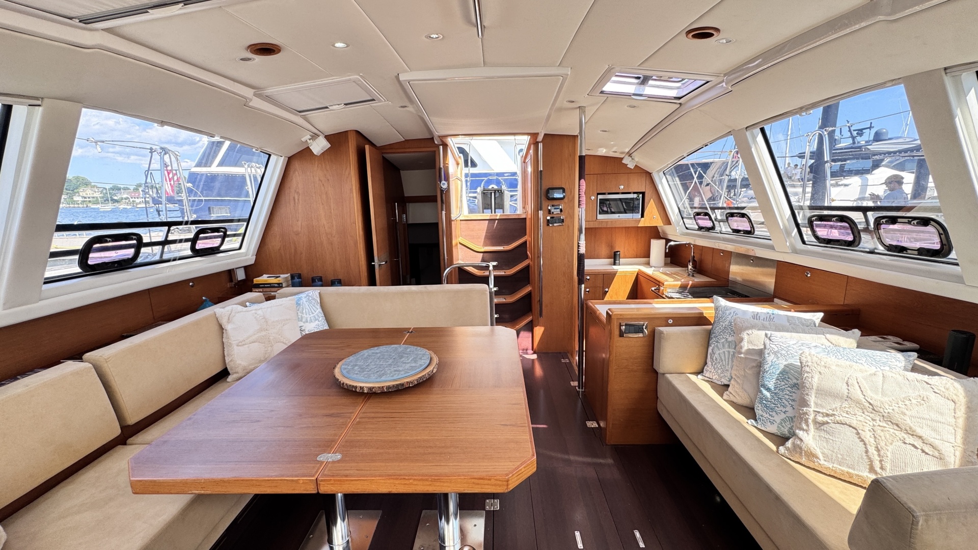 Wauquiez-Pilot Saloon 55 2011 -Newport-Rhode Island-United States-6847751 | Thumbnail
