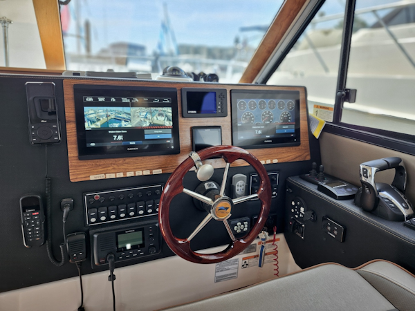 Cutwater-C-32 CB 2022-R&J Vancouver-Canada-6072396