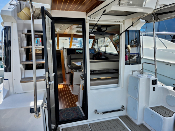Cutwater-C-32 CB 2022-R&J Vancouver-Canada-6072390