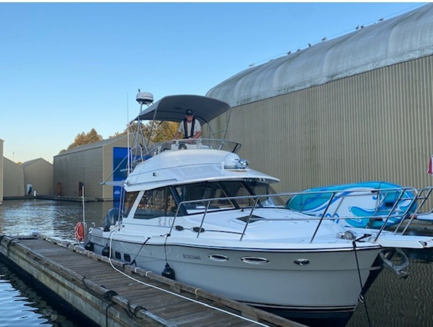 Cutwater-C-32 CB 2022-R&J Vancouver-Canada-6032346 | Thumbnail