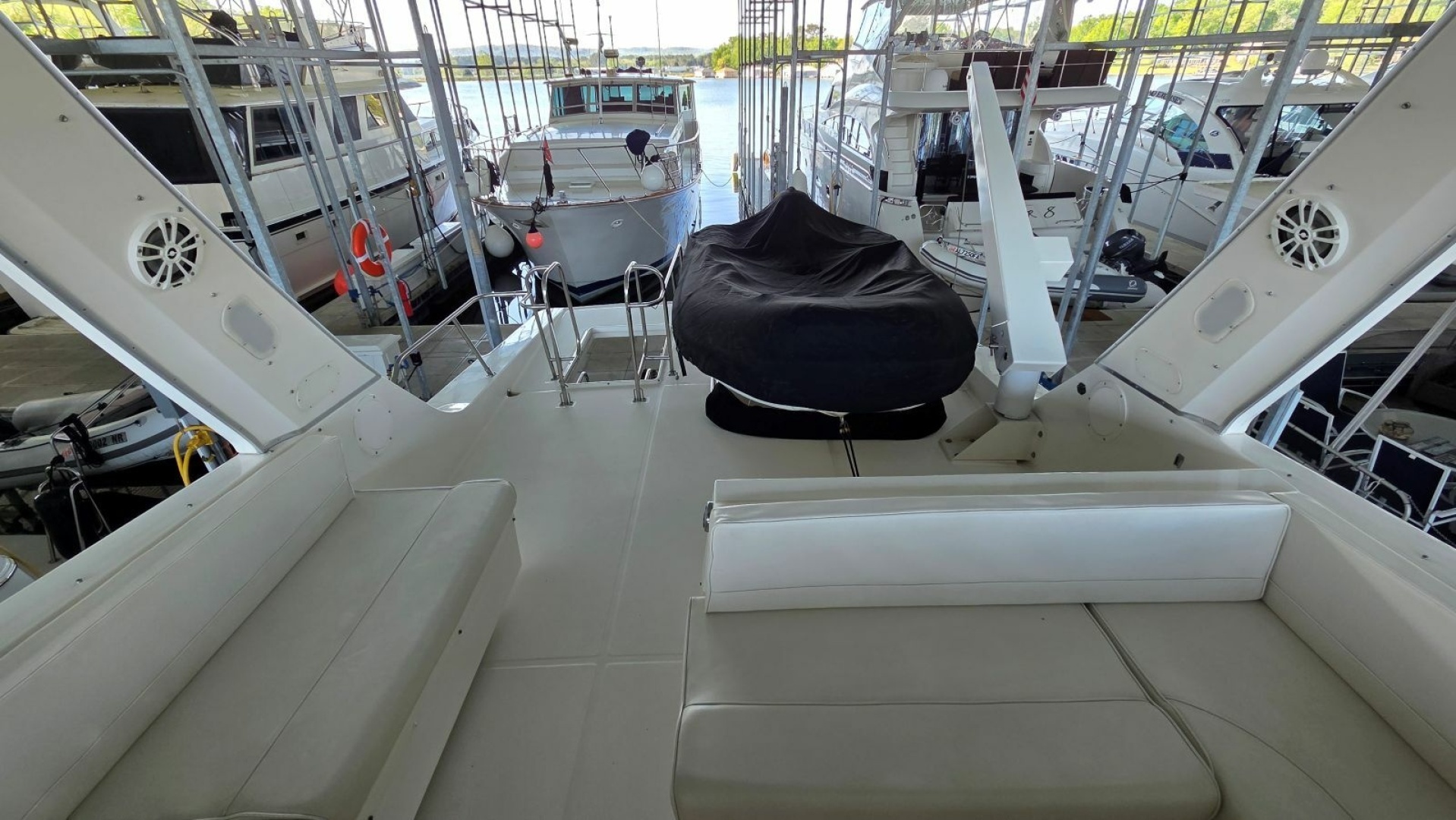 Meridian-490 Pilothouse 2008-Runaway Guntersville-Alabama-United States-Flybridge-6035167 | Thumbnail