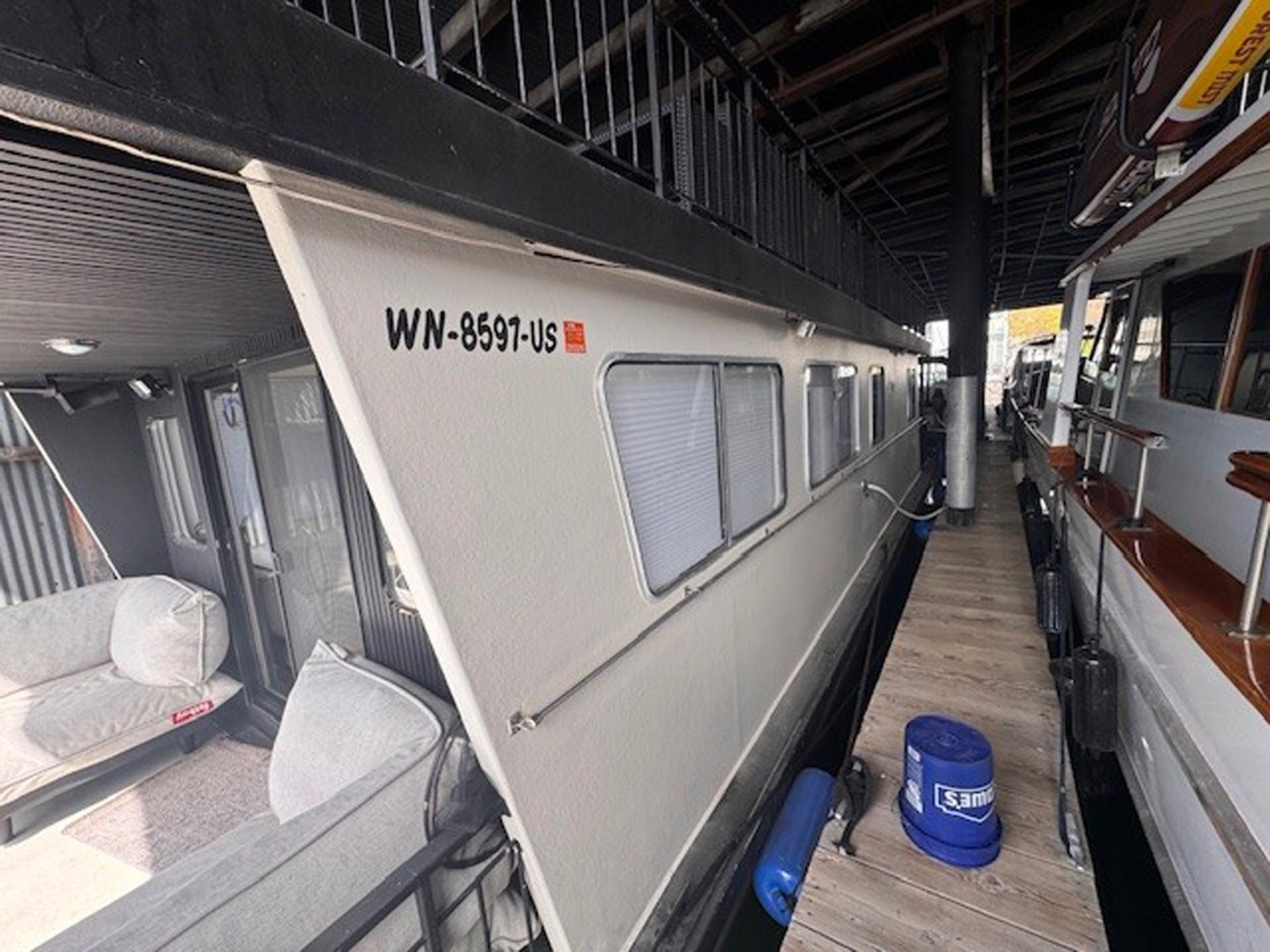 Three Buoys-Houseboat 1985 -Seattle -Washington-United States-6038274 | Thumbnail