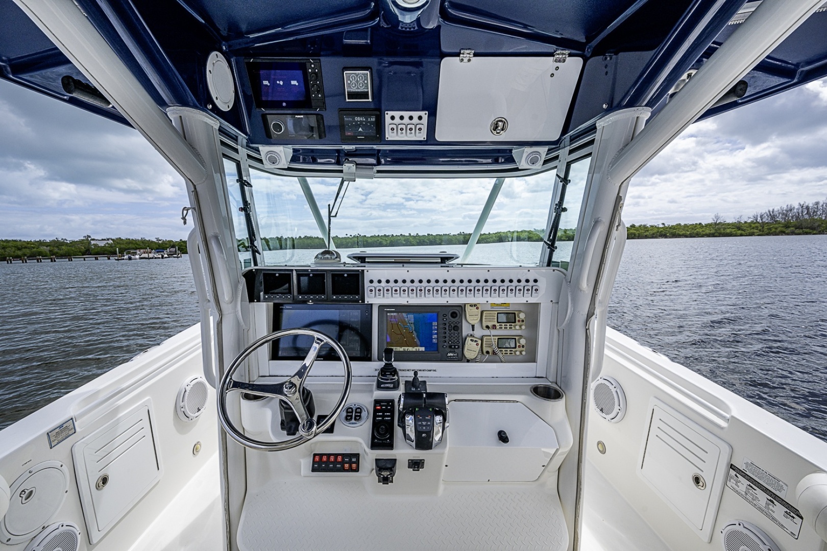 Everglades-350 CC 2009-HEY MAN-Repowered 2022 3 x 400hp Merc. w/Joystick Stuart-Florida-United States-6038959 | Thumbnail