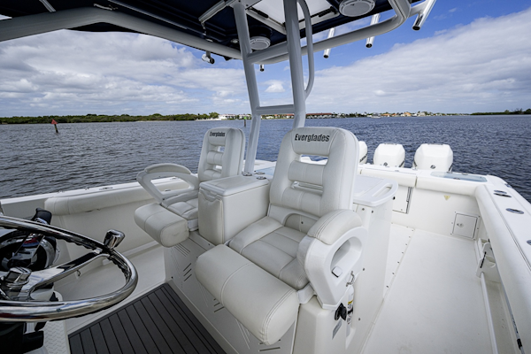 Everglades-350 CC 2009-HEY MAN-Repowered 2022 3 x 400hp Merc. w/Joystick Stuart-Florida-United States-6038961